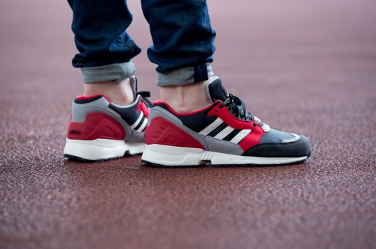 adidas-cushion-schwarz-rot-01