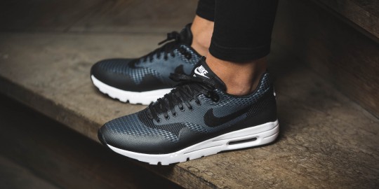 nike-704999-001-wmns-airmax1-ultra-jcrd-black-Image