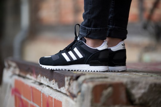 Adidas-zx-700-black-white-M19419-03