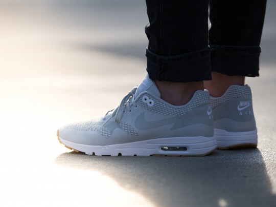 nike-704999-100-wmns-air-max-1-ultra-jcrd-grey-2