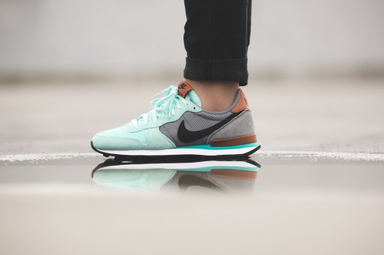 nike-internationalist-cyan-grey-2