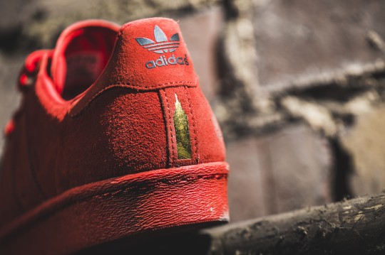 adidas-b32664-superstar-80s-city-series-red-4