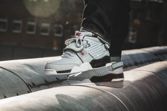 Nike-Air-Trainer-Cruz-777535-001-3