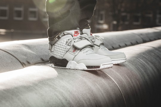 Nike-Air-Trainer-Cruz-777535-001-5