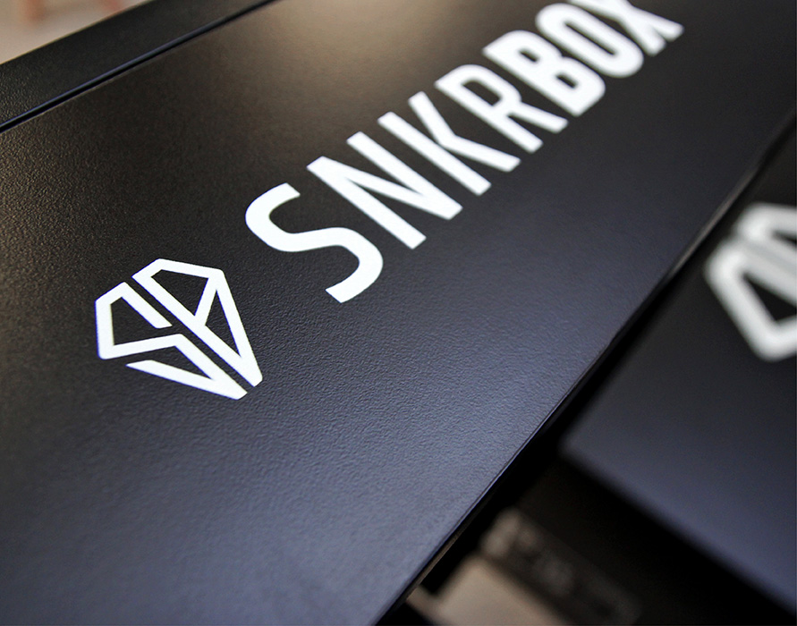 snkrbox_black_details5