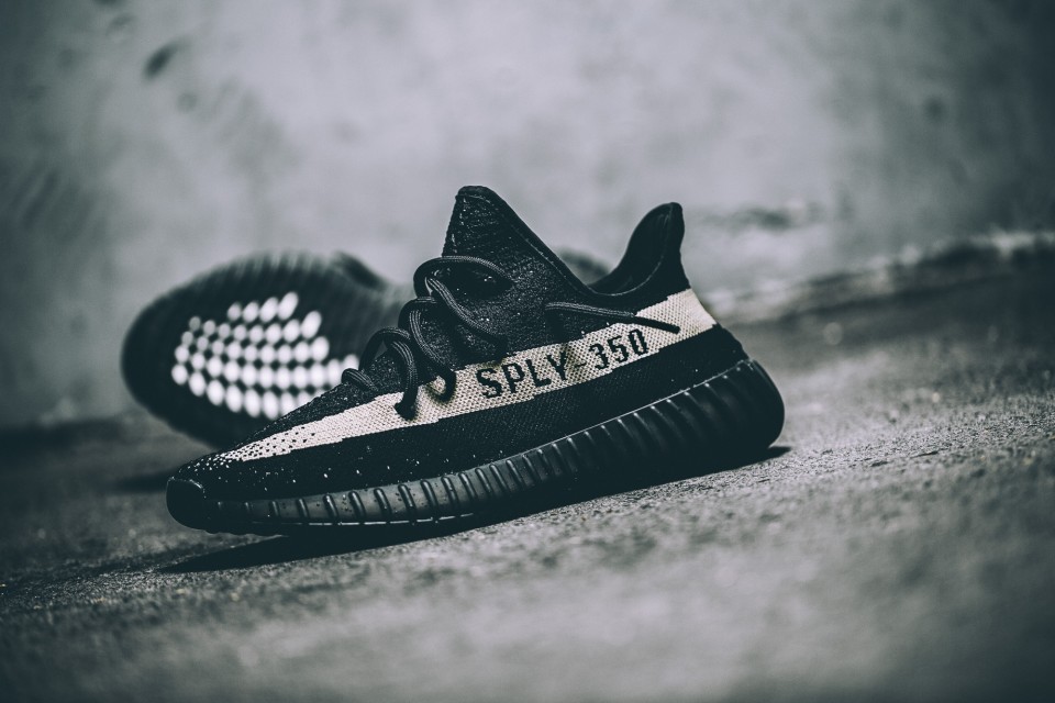 adidas-by1604-yeezy-v2-black-white-2