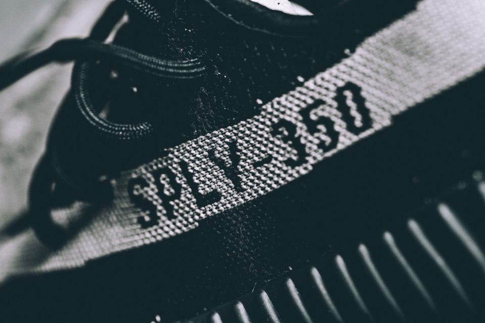 adidas-by1604-yeezy-v2-black-white-4