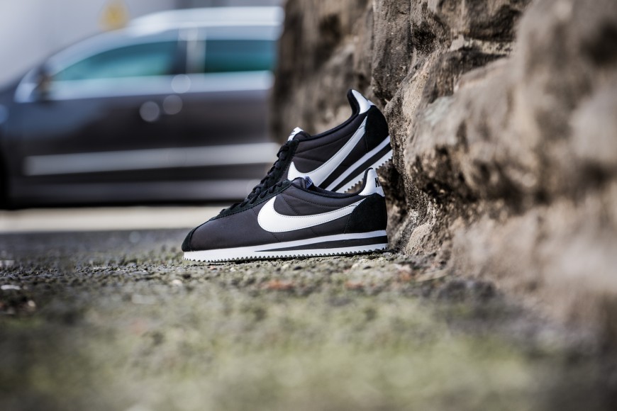 nike-532487-091-classic-cortez-nylon-black-3