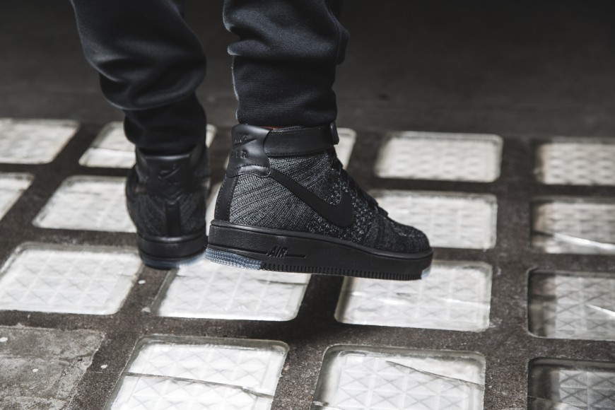 nike-air-force-flyknit-817420-001-5