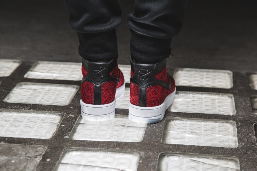 nike-air-force-flyknit-817420-600-5