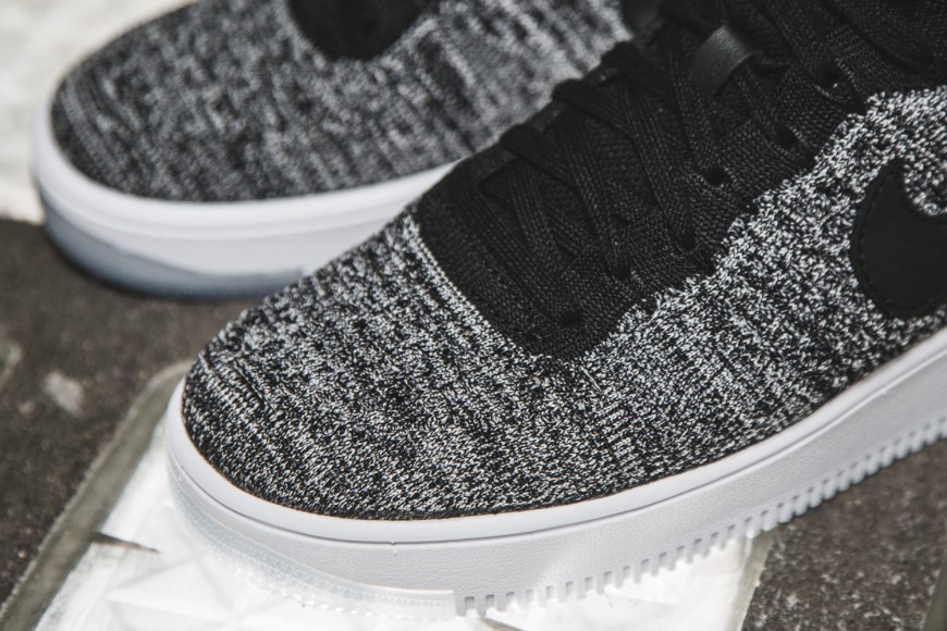 nike-wmns-air-force-818018-001-5