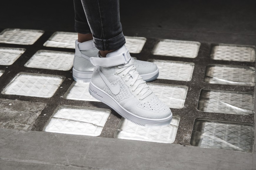 nike-wmns-air-force-818018-100-1