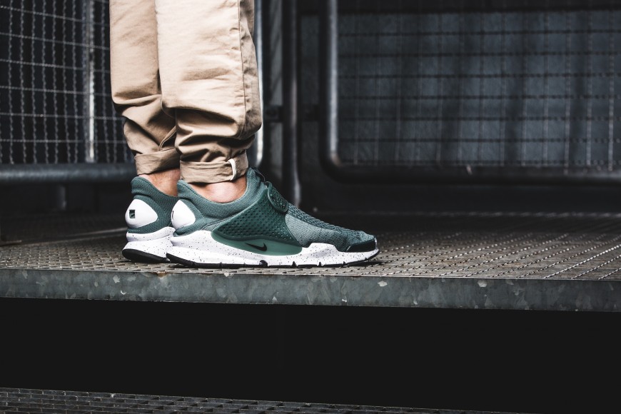 nike-sock-dart-se-833124-302-4