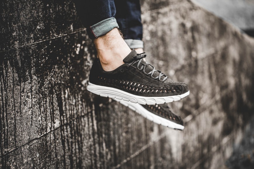 nike-833132-001-mayfly-woven-black-2