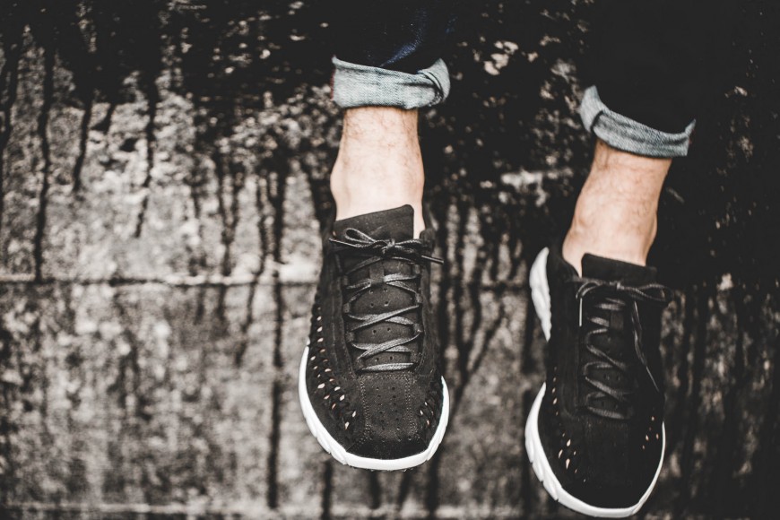 nike-833132-001-mayfly-woven-black-3