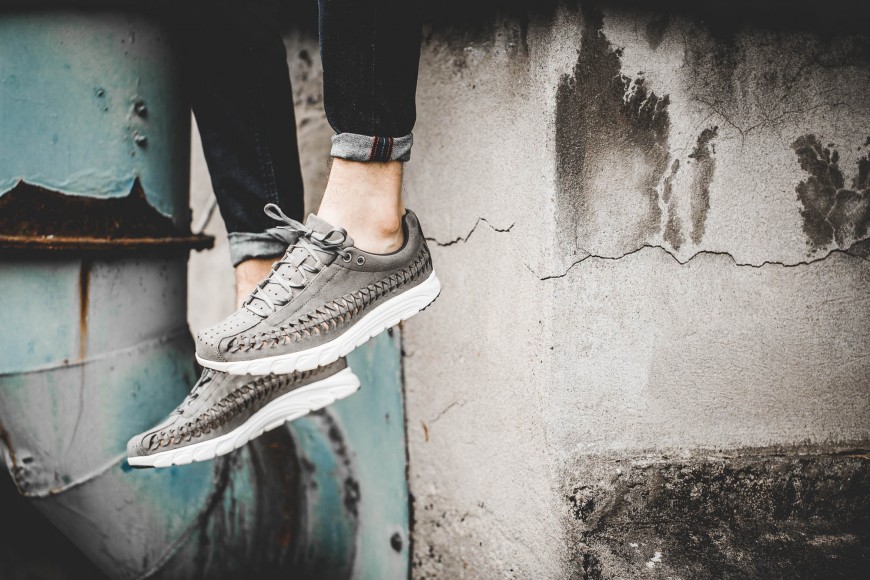 nike-833132-002-mayfly-woven-grey-1