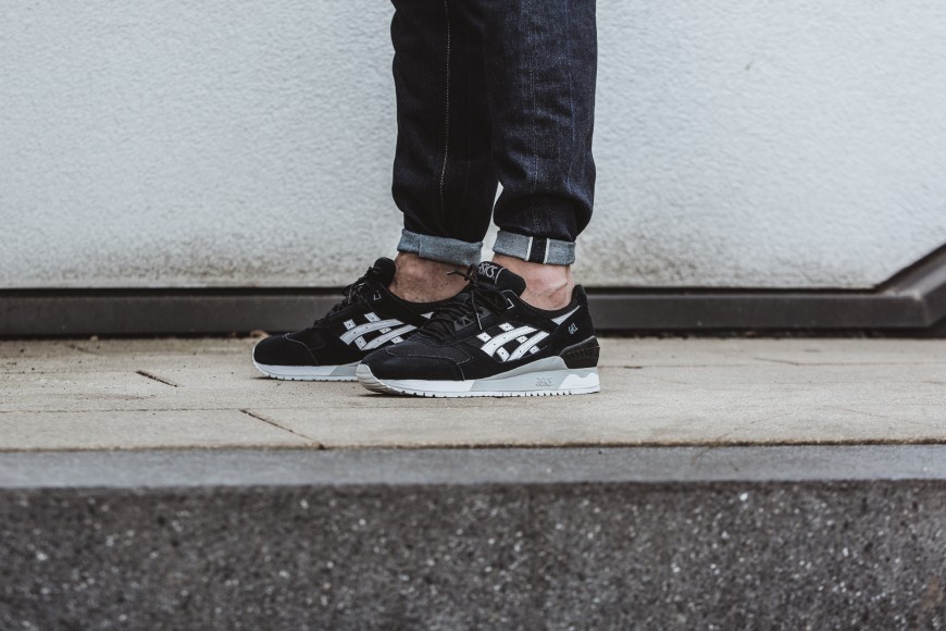 asics-HN6A1-9001-gel-respector-1