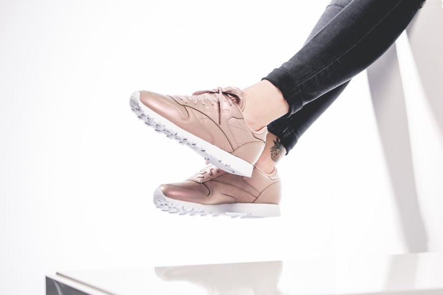 reebok-bd4308-wmns-classic-leather-pearlized-1