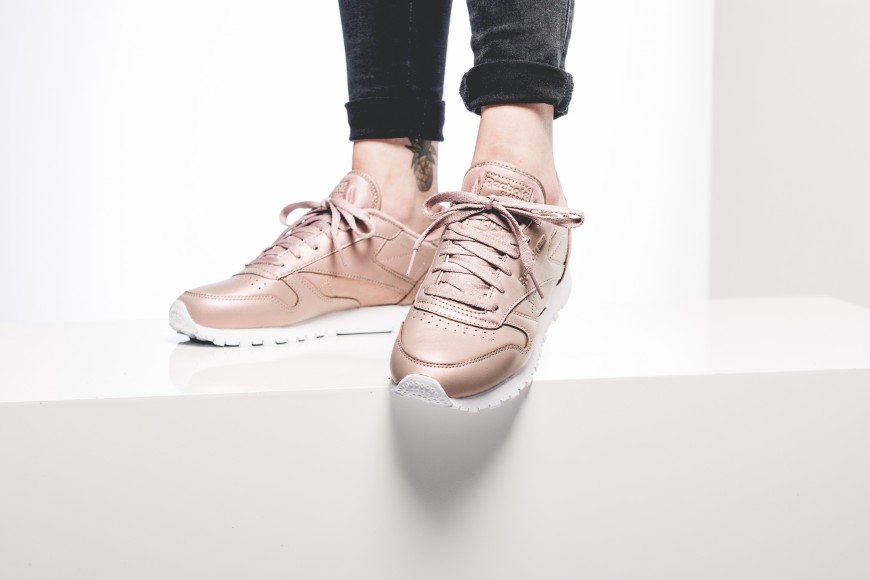 reebok-bd4308-wmns-classic-leather-pearlized-4