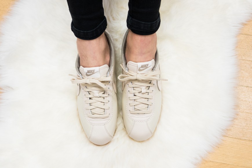 nike-861660-100-wmns-classic-cortez-leather-lux-2