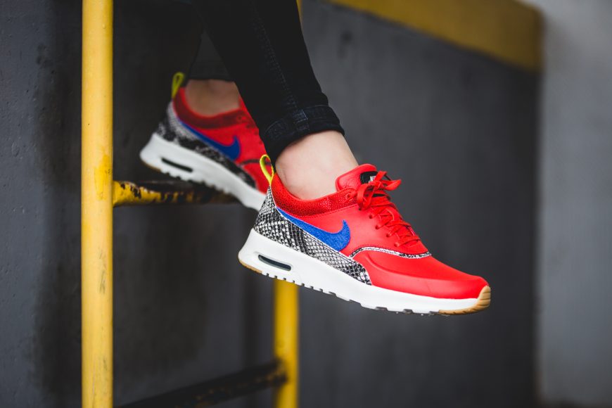 nike-881203-800-wmns-air-max-thea-lx-2
