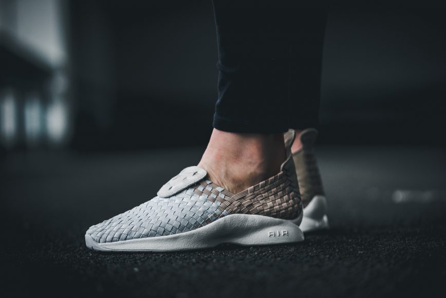 nike-302350-200-wmns-air-woven-2