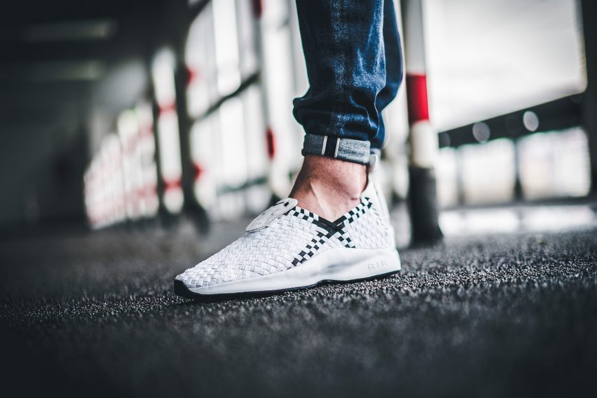 nike-312422-100-air-woven-2