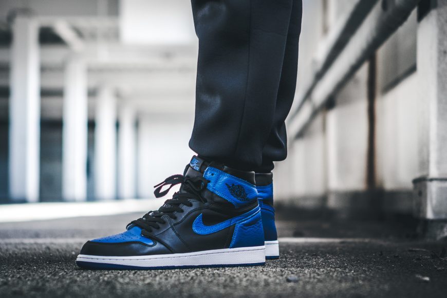 nike-555088-007-air-jordan-1-royal-7