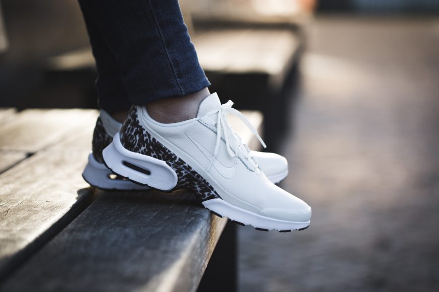 nike-896196-100-w-air-max-jewell-lx-3