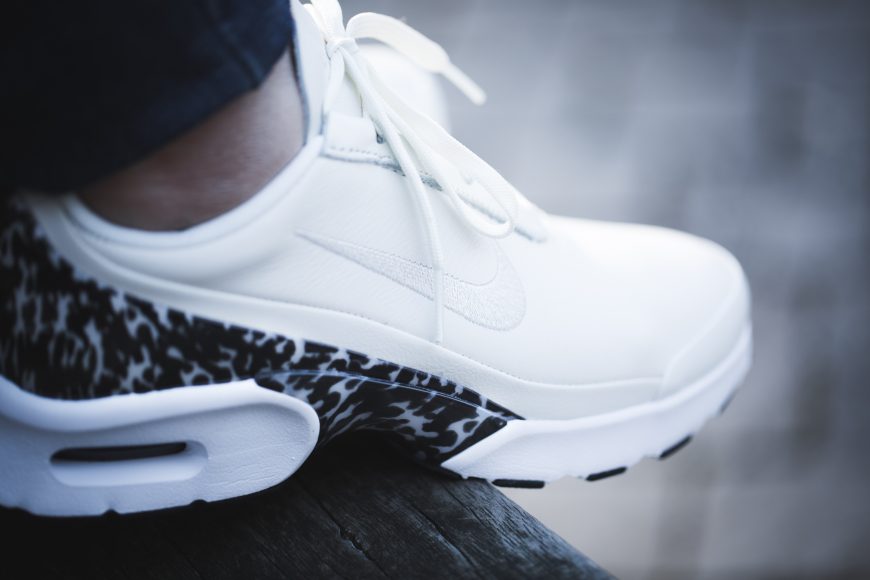 nike-896196-100-w-air-max-jewell-lx-5