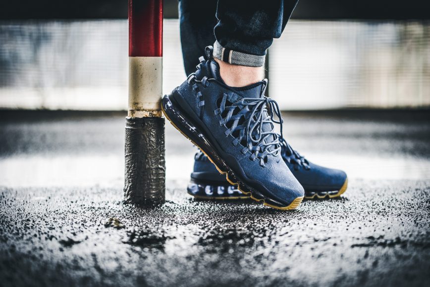 nike-880996-400-air-max-tr17-1