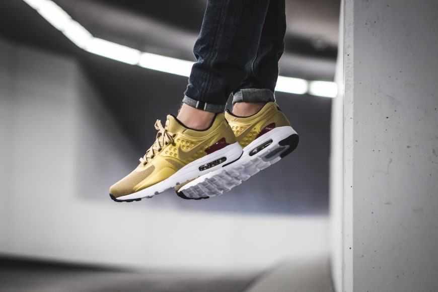 nike-789695-700-air-max-zero-qs-2