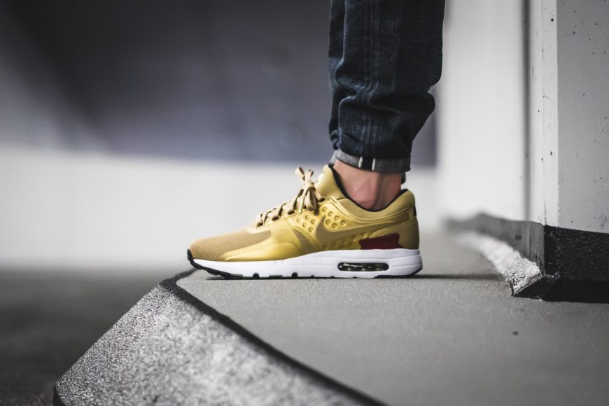 nike-789695-700-air-max-zero-qs-4