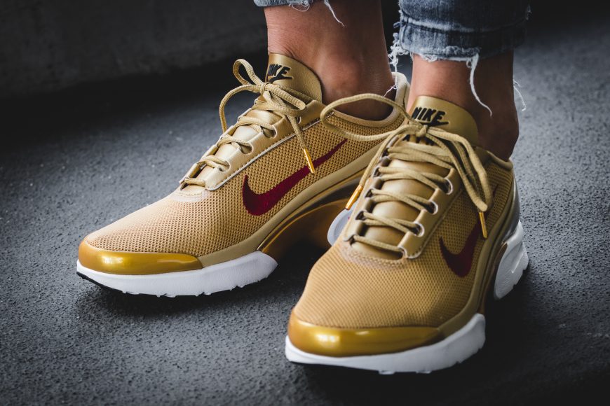 nike-910313-700-WMNS-air-max-jewell-qs-5