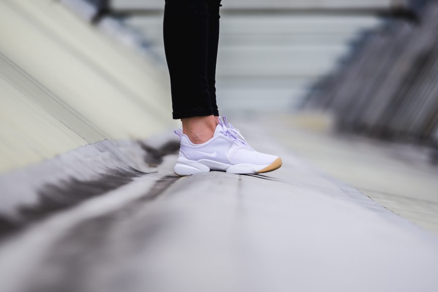 nike-919492-500-wmns-loden-qs-3