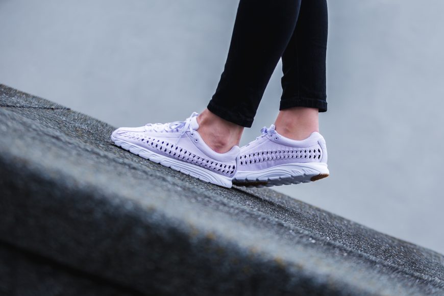 nike-919749-500-wmns-mayfly-woven-qs-3