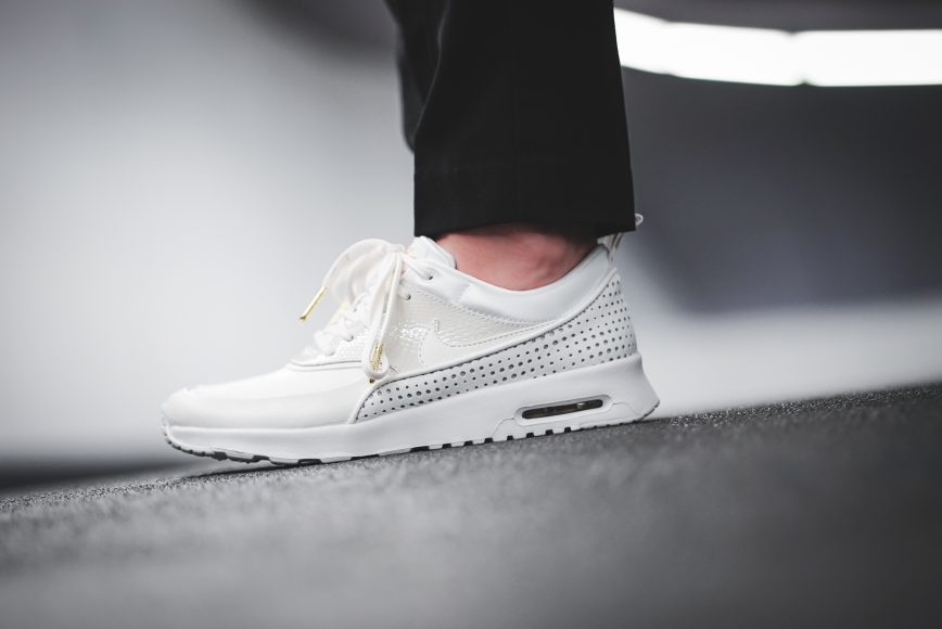 nike-AA1440-100-WMNS-air-max-thea-prm-qs-5-2