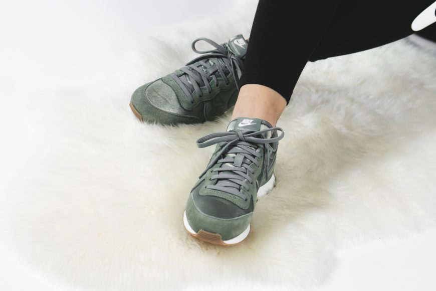 nike-828407-015-WMNS-internationalist-5