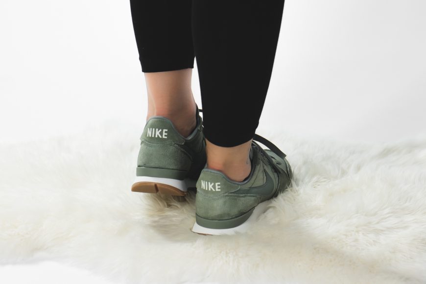 nike-828407-015-WMNS-internationalist-7