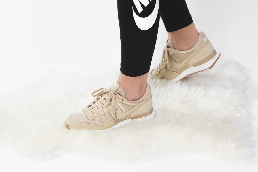 nike-828407-202-WMNS-internationalist-4