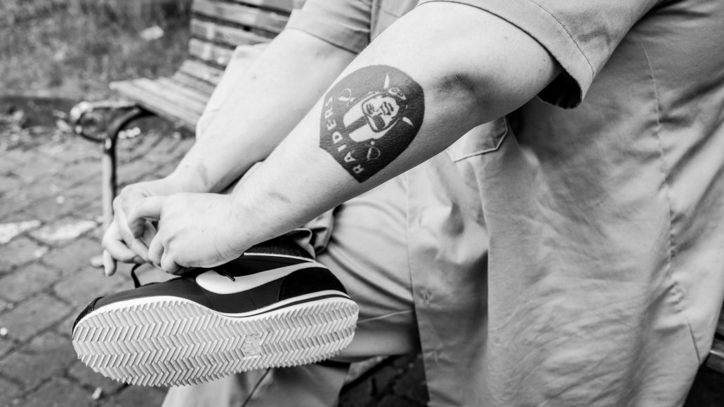 nike-902804-001-cortez-compton-15 2