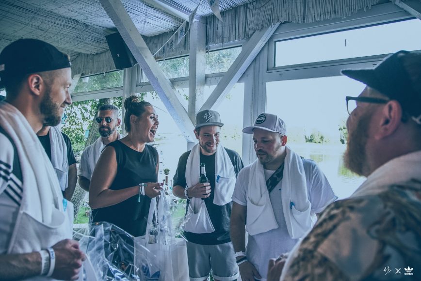 themoldernway_43einhalb_handtuchparty_43
