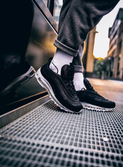 themoldernway_43einhalb_airmax_97_sun_2