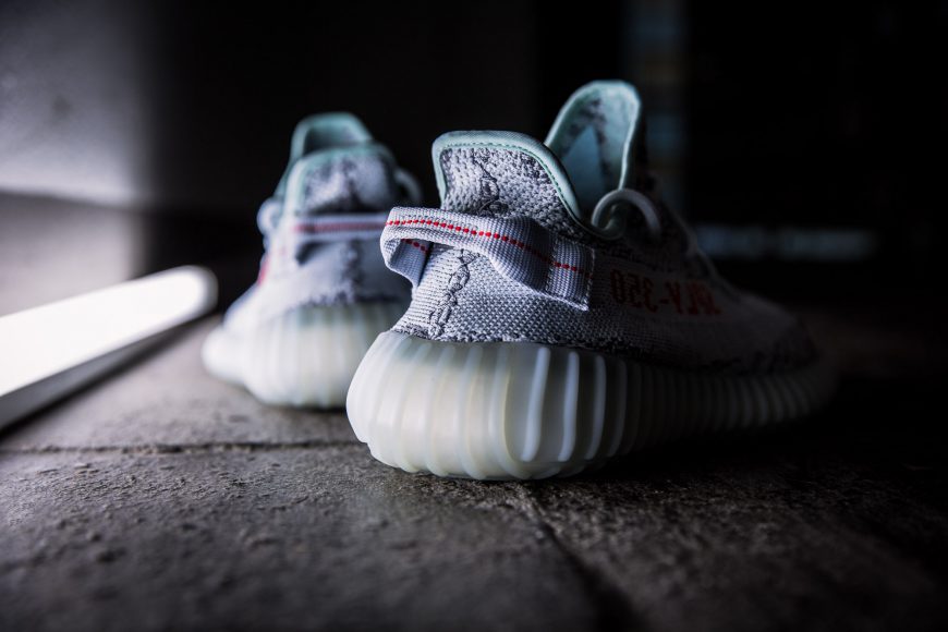 adias-b37571-yeezy-boost-350-v2-5