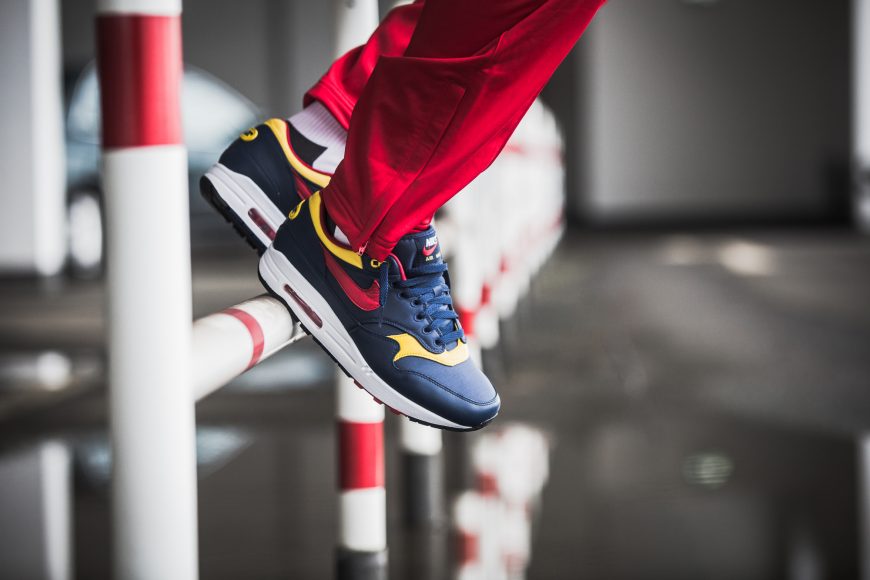 nike-875844-403-air-max-1-premium-2
