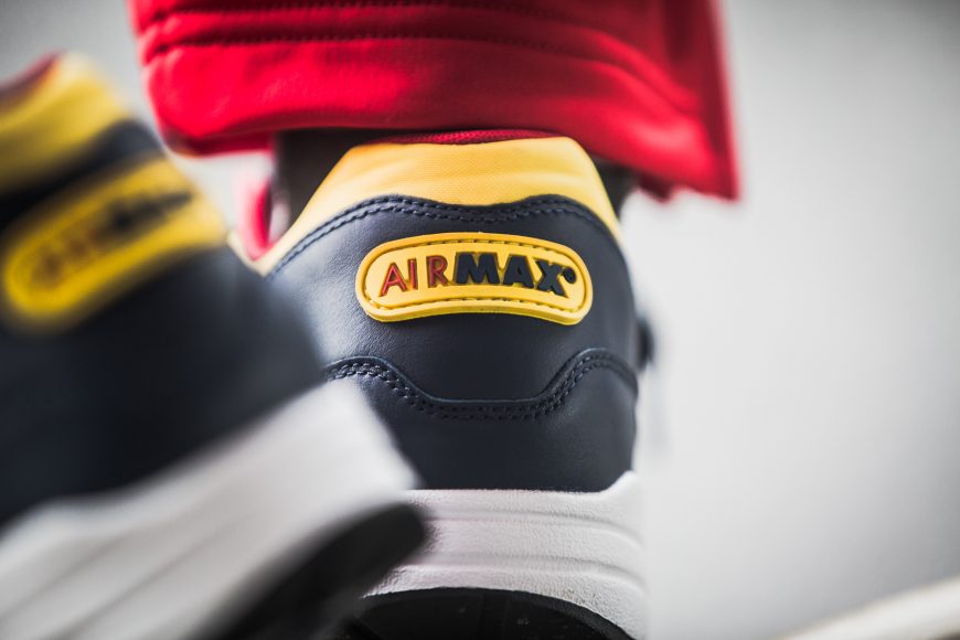 nike-875844-403-air-max-1-premium-3