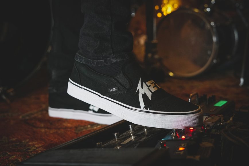 vans-VA38F7PZJ-Metallica-Classic-Slip-On-1