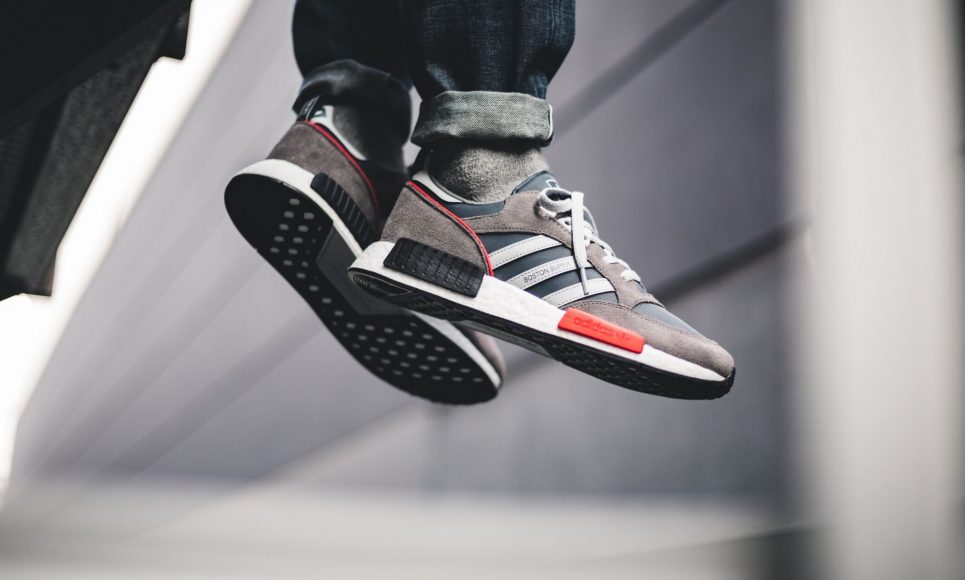 adidas-boston-super-x-r1-never-made-grau-rot-g26776-mood-1