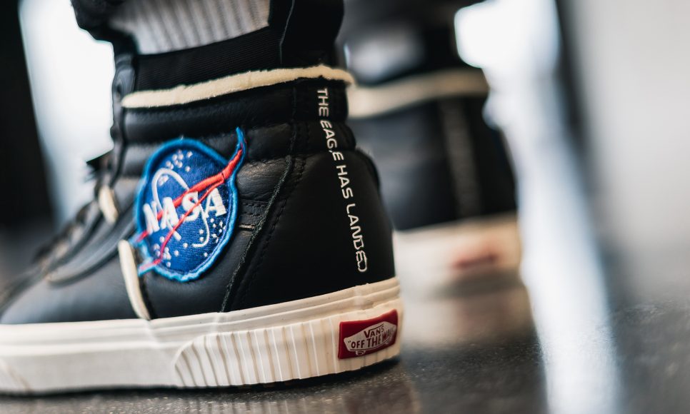 vans-VN0A3DQ5UQ31-x-nasa-space-sk8-hi-3