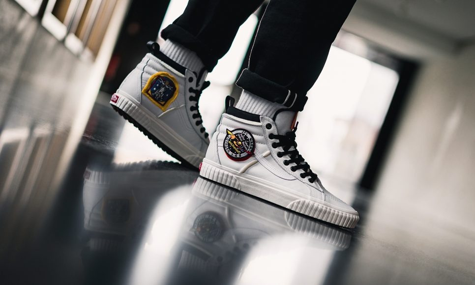 vans-VN0A3DQ5UQ41-x-nasa-space-sk8-hi-6